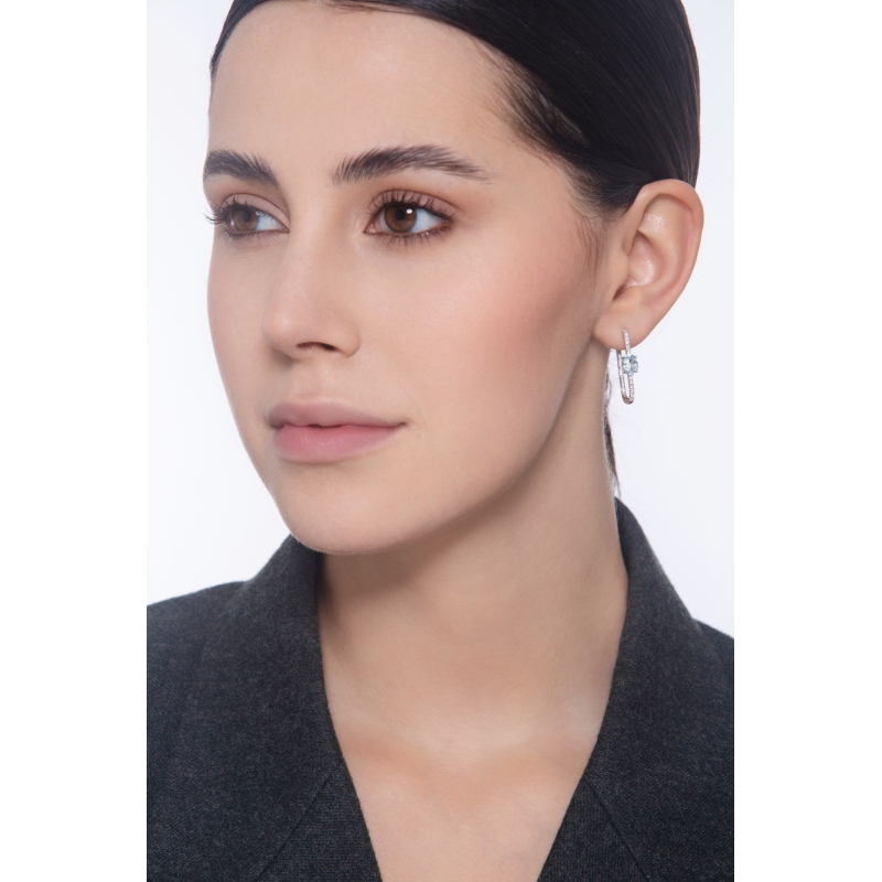 Orecchini ovali con acquamarina e diamanti in oro bianco 18k