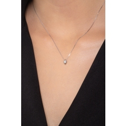 Collana in oro bianco 18k con pendente a chicco di riso e diamante 2