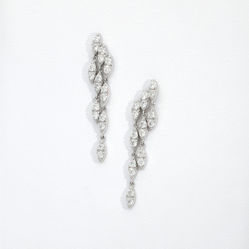 Orecchini pendenti a tre file in oro bianco 18k con diamanti