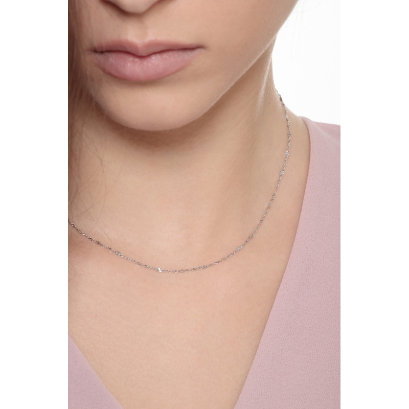 Textured link chain in 18k white gold