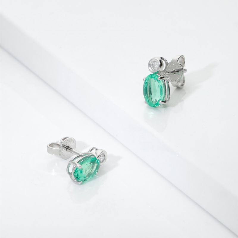 ORECCHINI CON SMERALDO OVALE MM7X5 E CASTONE CON BRILLANTE(PA2CO-2)