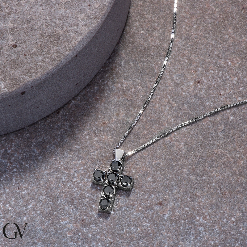 Collana con pendente a croce  in oro bianco 18k con diamanti neri
