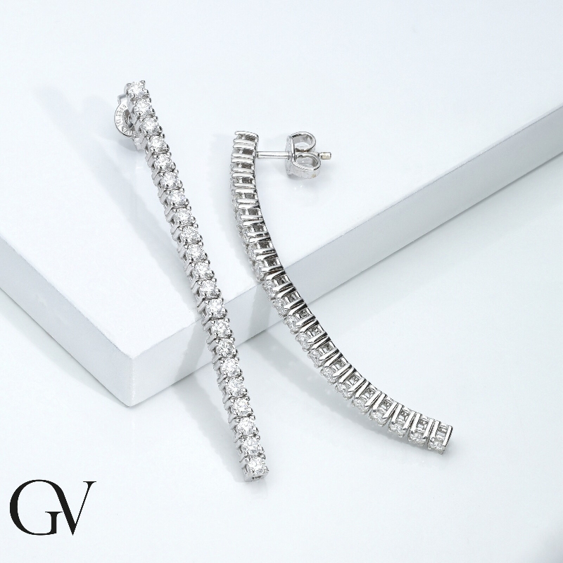 Orecchini tennis in oro bianco 18k con diamanti da 0.04 ct