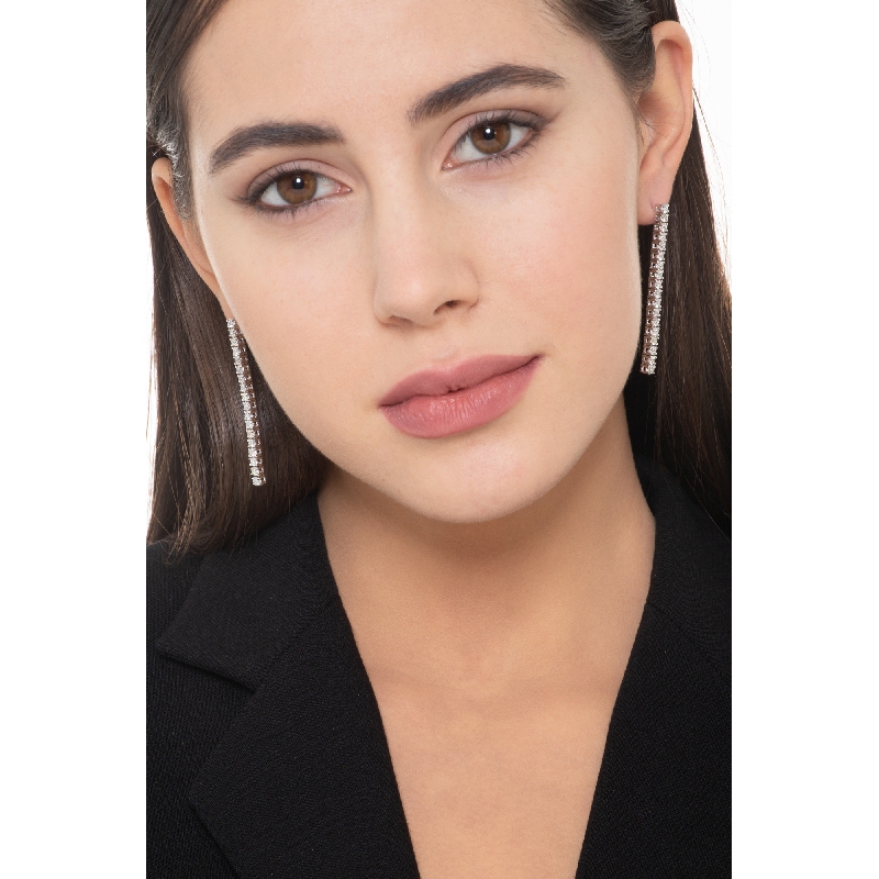 Orecchini tennis in oro bianco 18k con diamanti da 0.07 ct