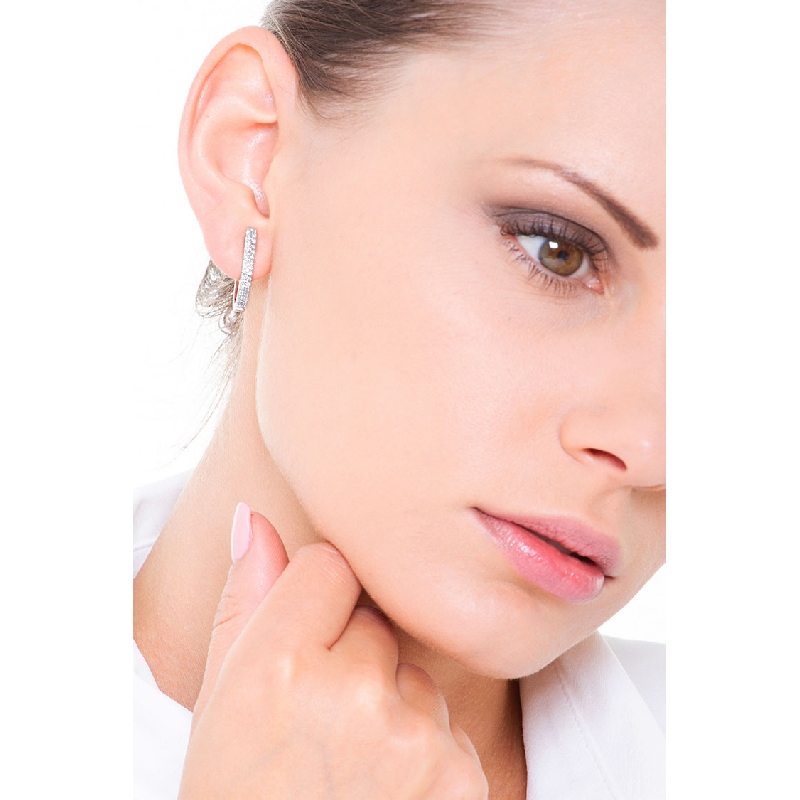 Orecchini ovali in oro bianco 18k con 2 file di diamanti