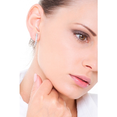 Orecchini ovali in oro bianco 18k con 2 file di diamanti