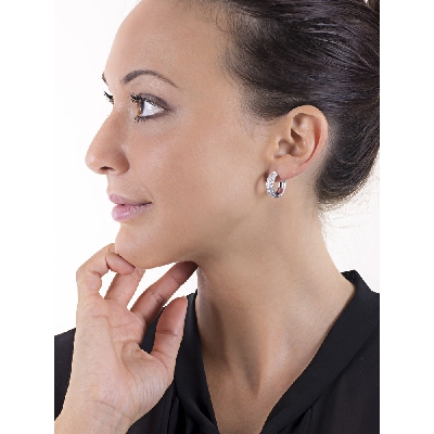 Orecchini a cerchio in oro bianco 18k con pavè di diamanti