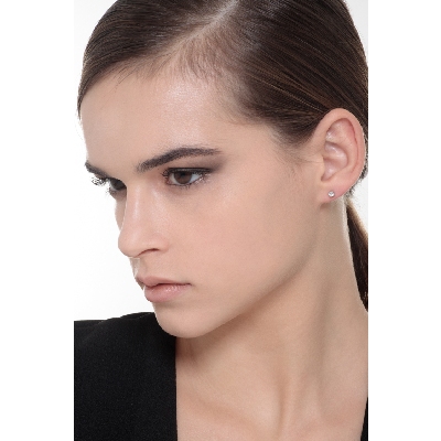 Orecchini in oro bianco 18k a filo con diamanti, ct. 0,20