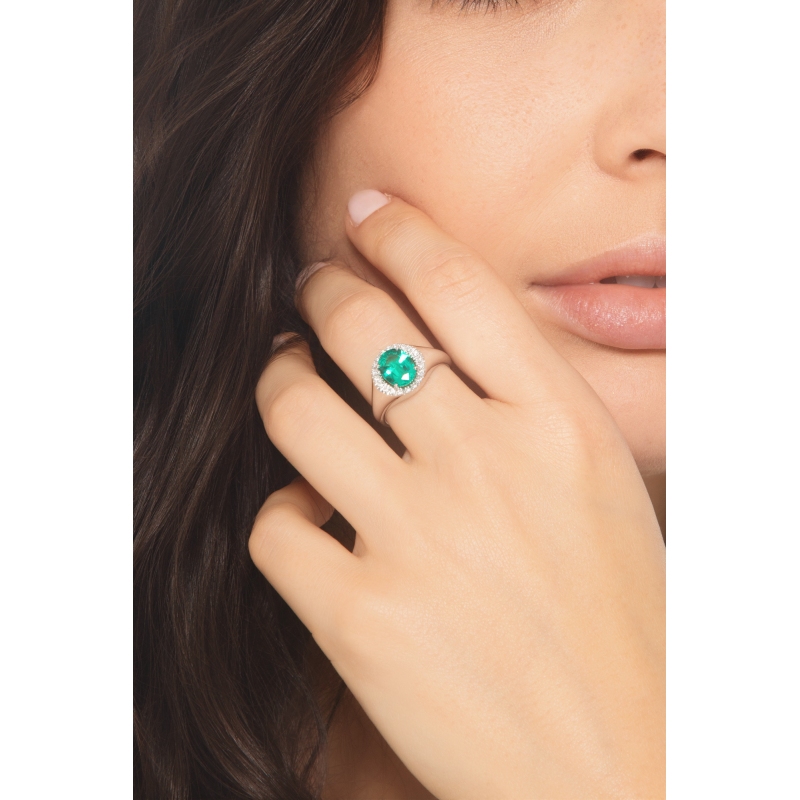 Chevalier emerald and diamonds ring in white gold 18k