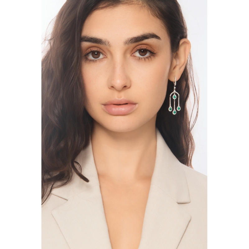 ORECCHINI CON PENDENTI BRILLANTI E SMERALDI