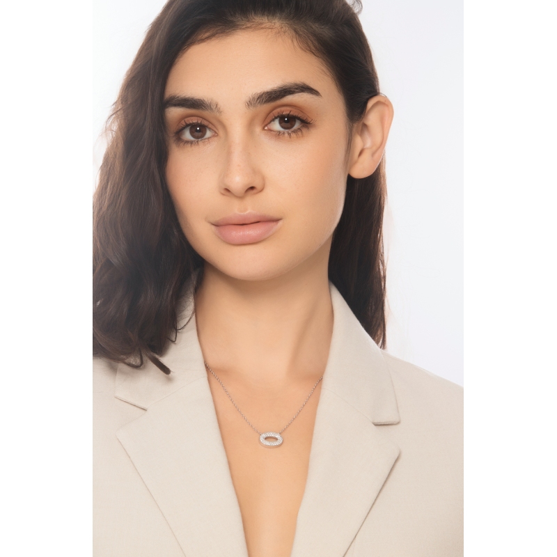 Girocollo con ovale pavé in oro bianco 18k con diamanti