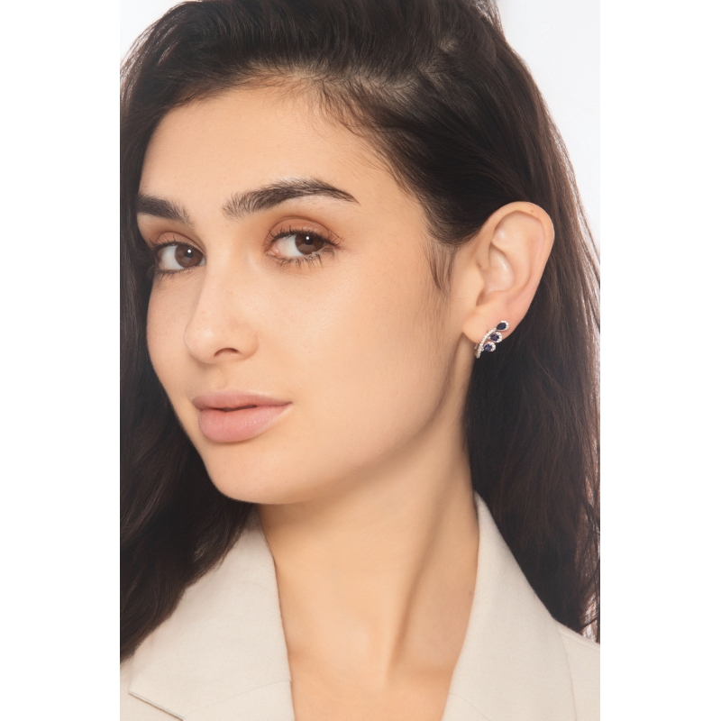 Orecchini a rametti in oro bianco 18k con diamanti e zaffiri blu