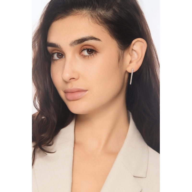 Orecchini tennis con diamanti in oro bianco 18k