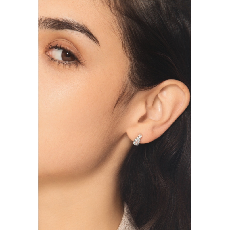 Orecchini a lobo con acquamarine e diamanti in oro bianco 18k