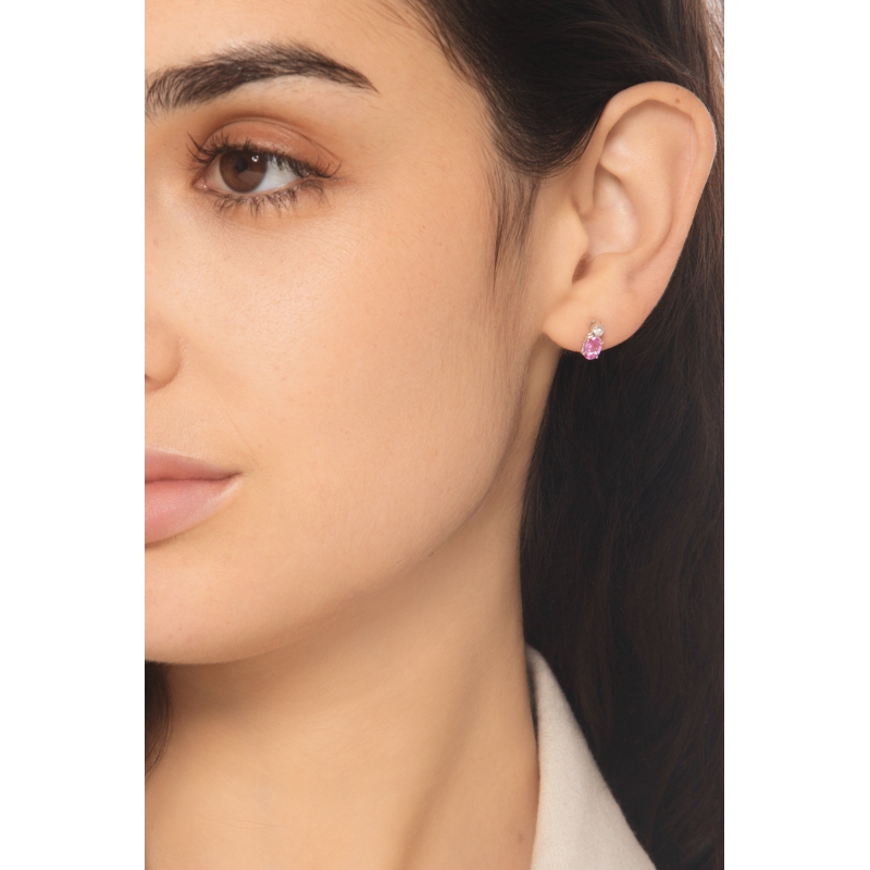Orecchini a lobo in oro 18k con zaffiro rosa ovale e diamante