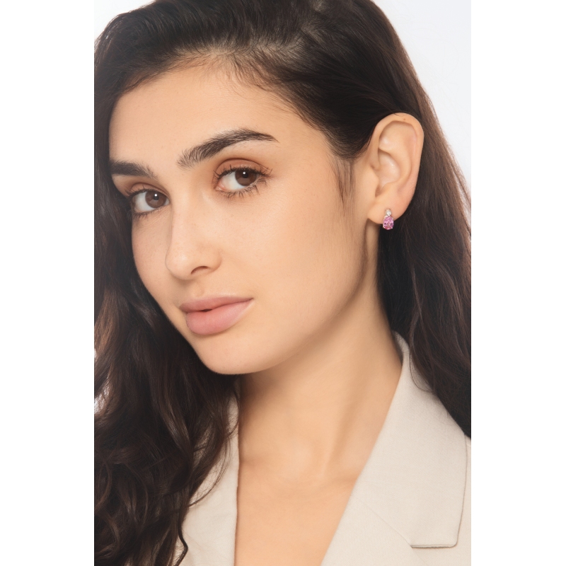 Orecchini a lobo in oro bianco 18k con zaffiro rosa e diamante