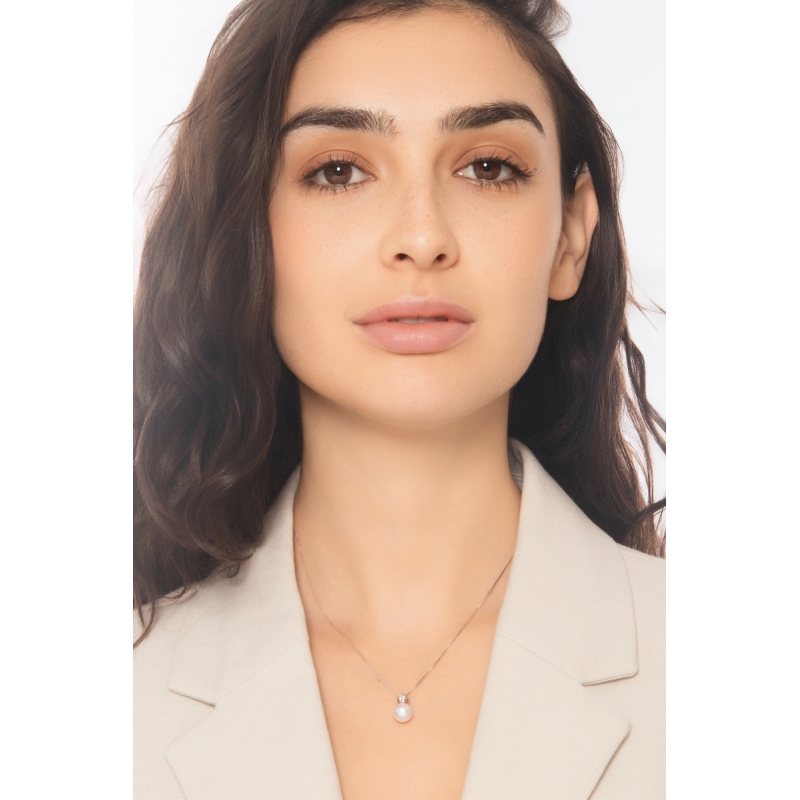 Collana con perla e diamante in oro bianco 18k 