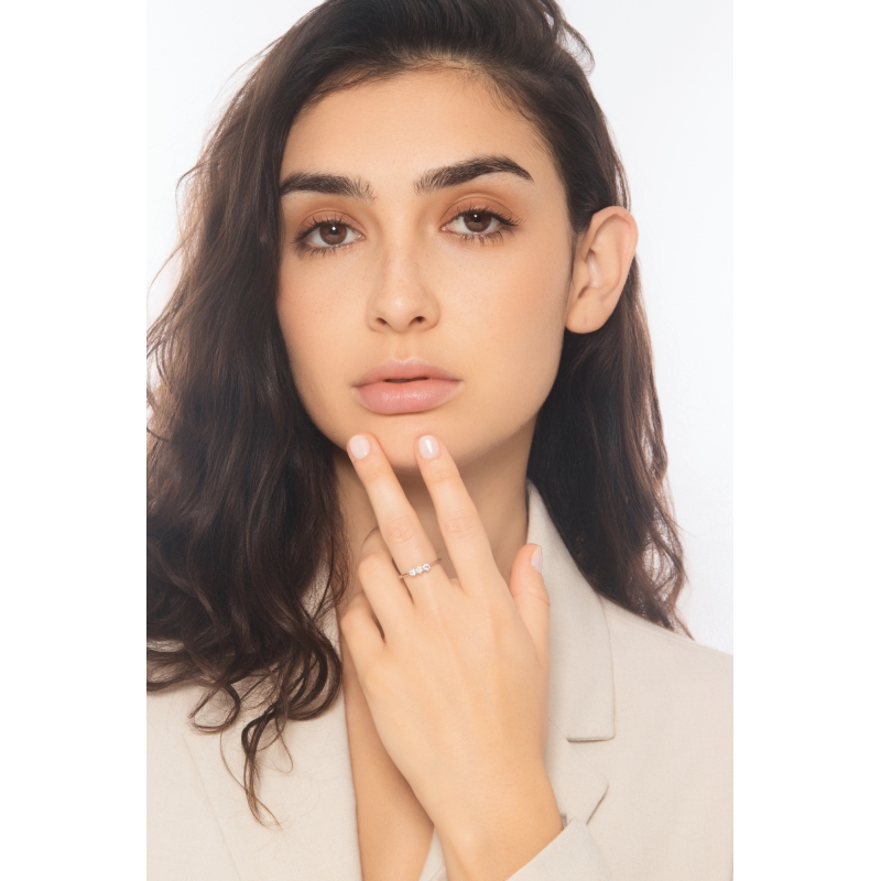 Anello trilogy in oro bianco 750 con 3 diamanti