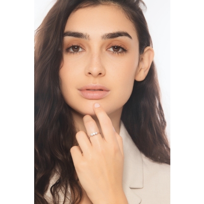 Anello trilogy con tre diamanti in oro bianco 18k