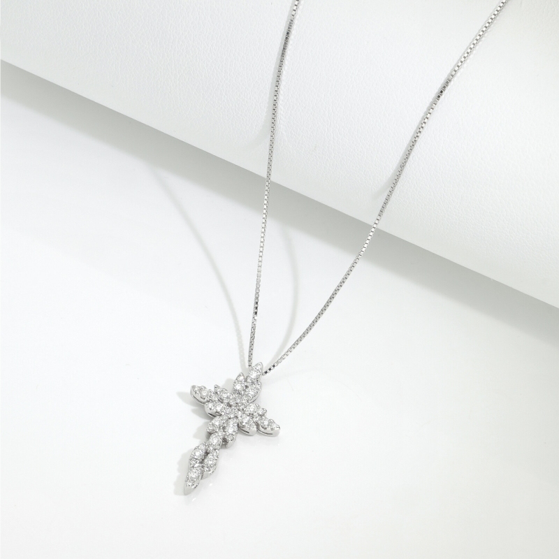 Collana croce con diamanti in oro bianco 18k