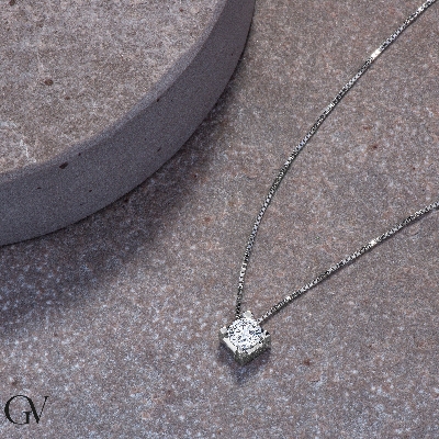 Collana punto luce rombo in oro bianco 18k con diamante, ct 0,50