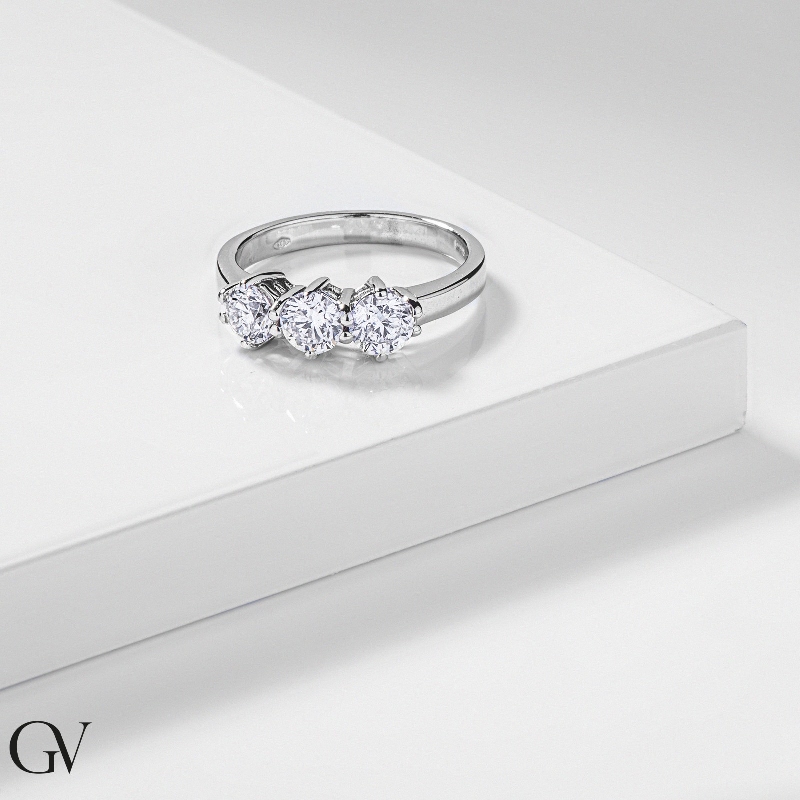 Anello Trilogy classico in Oro bianco 18k con Diamanti ct. 1,20