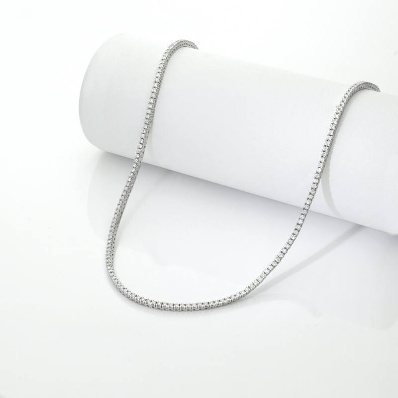 Girocollo tennis con diamanti in oro bianco 18k