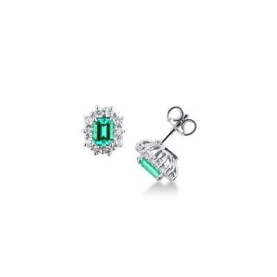 Diamond halo and emerald stud earrings in 18kt white gold