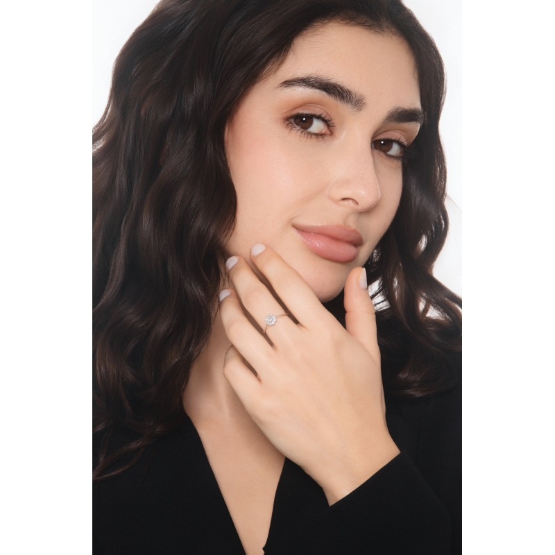 White gold 18k ring with diamonds flower and halo 8 diamonds 