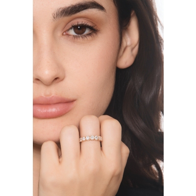 Anello fedina a scalare in oro rosa 18k con diamanti