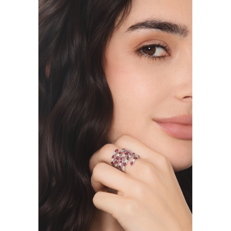 18k white gold with rubies pear cut and diamonds 