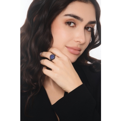 Rosé gold 18k pinky ring with blue sapphires pavé