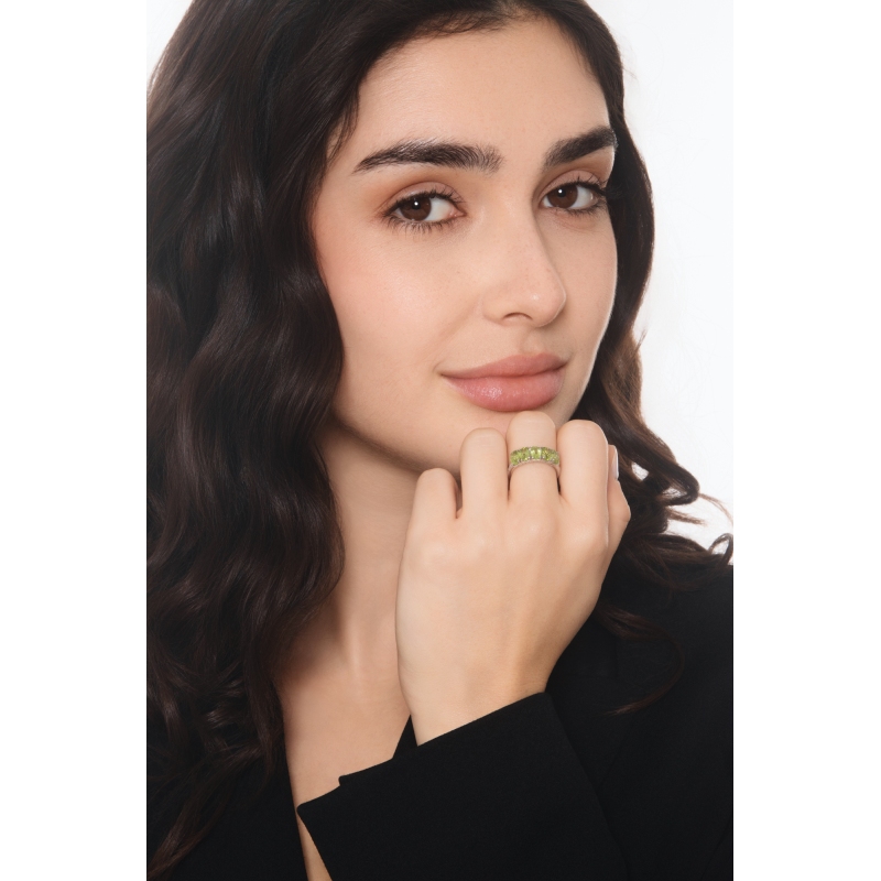 Anello in oro bianco 18k con diamante e peridoto