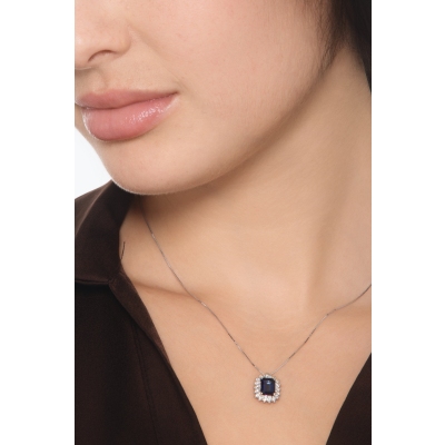 Necklace with pendant, central emerald cut blue sapphire cowned by diamonds