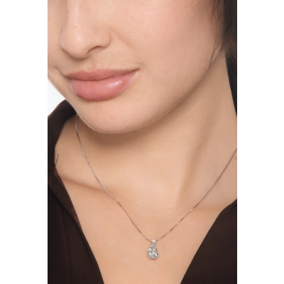 18k white gold necklace with diamond and pear cut aquamarine pendant