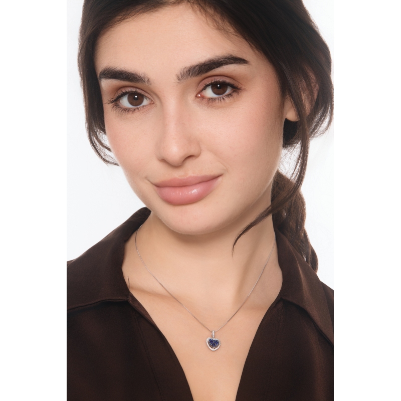 Fancy heart pendant with diamond and blue sapphires 