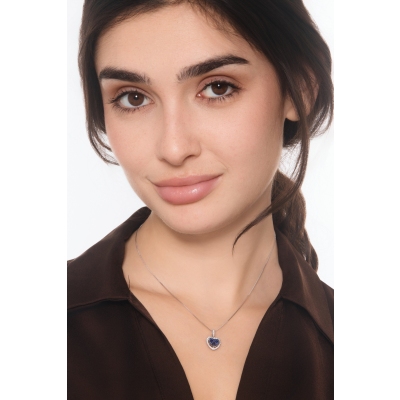 Fancy heart pendant with diamond and blue sapphires 