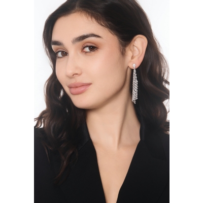 Orecchini pendenti in tessuto in oro bianco 18k con diamanti