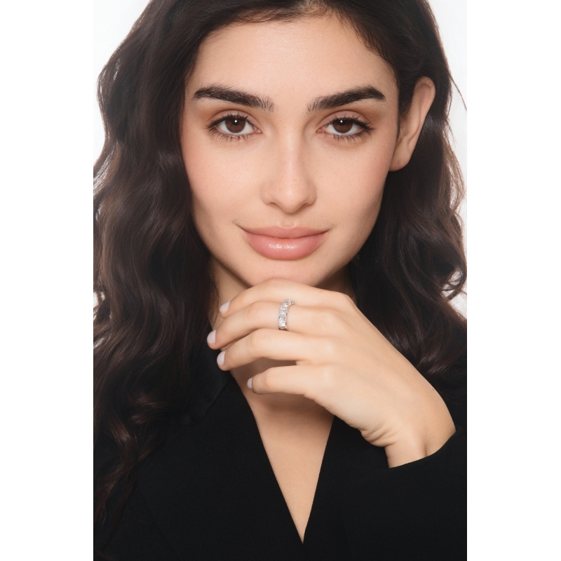 Anello Veretta a 5 pietre in Oro bianco 18k con Diamanti ct. 2,20.