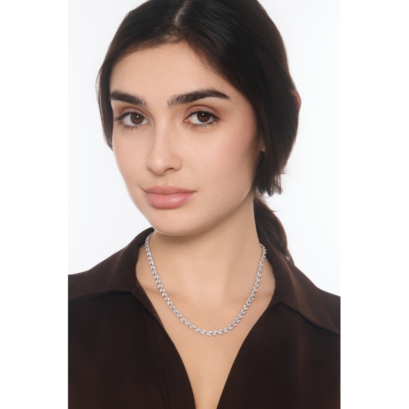 Girocollo in oro bianco 750 design con diamanti