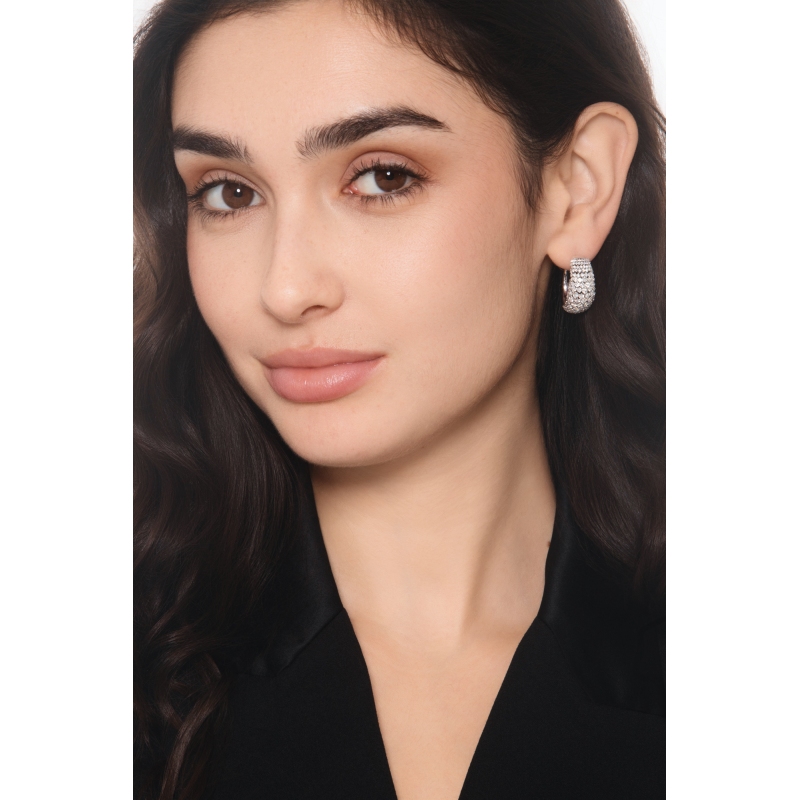 Orecchini morbidi in oro bianco 18k con diamanti