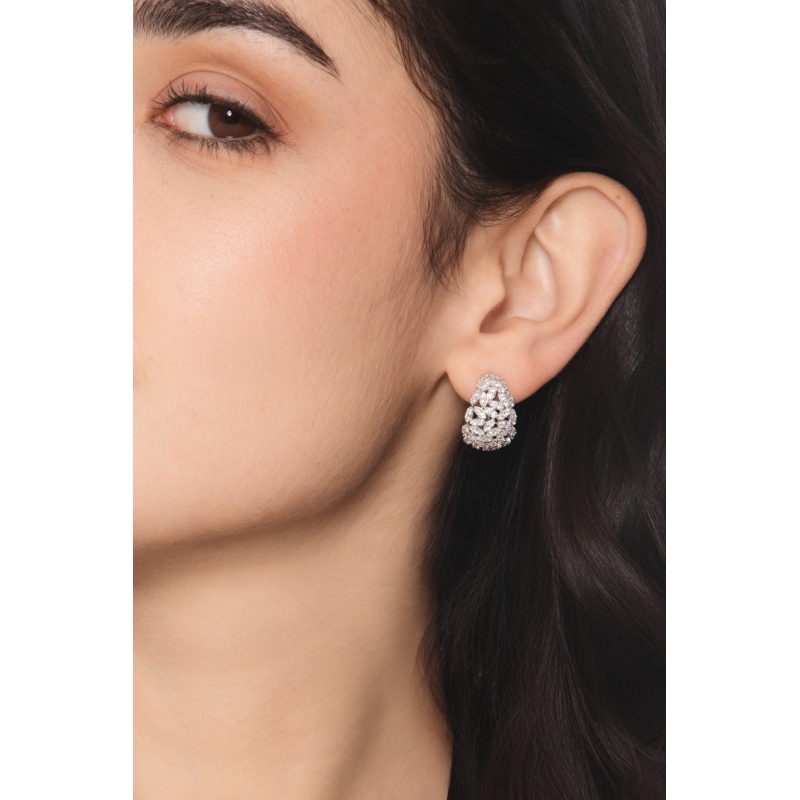 Orecchini design in oro bianco 750 diamanti