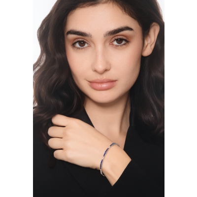 Bracciale in oro bianco 18k con zaffiri blu a scalare e diamanti