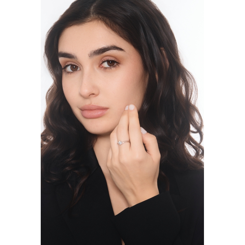 Anello solitario con diamante 0.50ct in oro bianco 18k