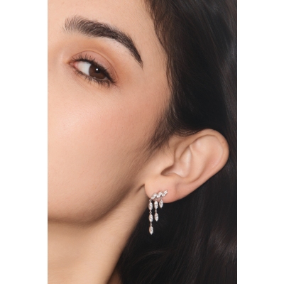 Orecchini pendenti a tre file in oro bianco 18k con diamanti