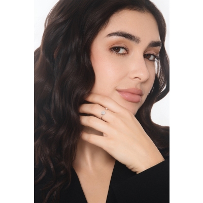 Anello con zampa in oro bianco 18k e diamanti 