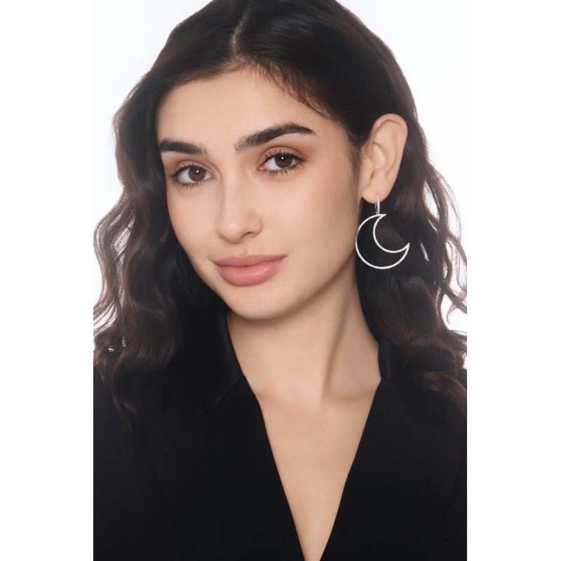 Orecchini mezza luna in oro bianco 18k con diamanti