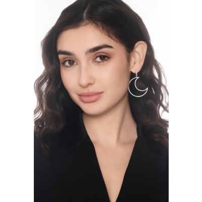 Orecchini mezza luna in oro bianco 18k con diamanti