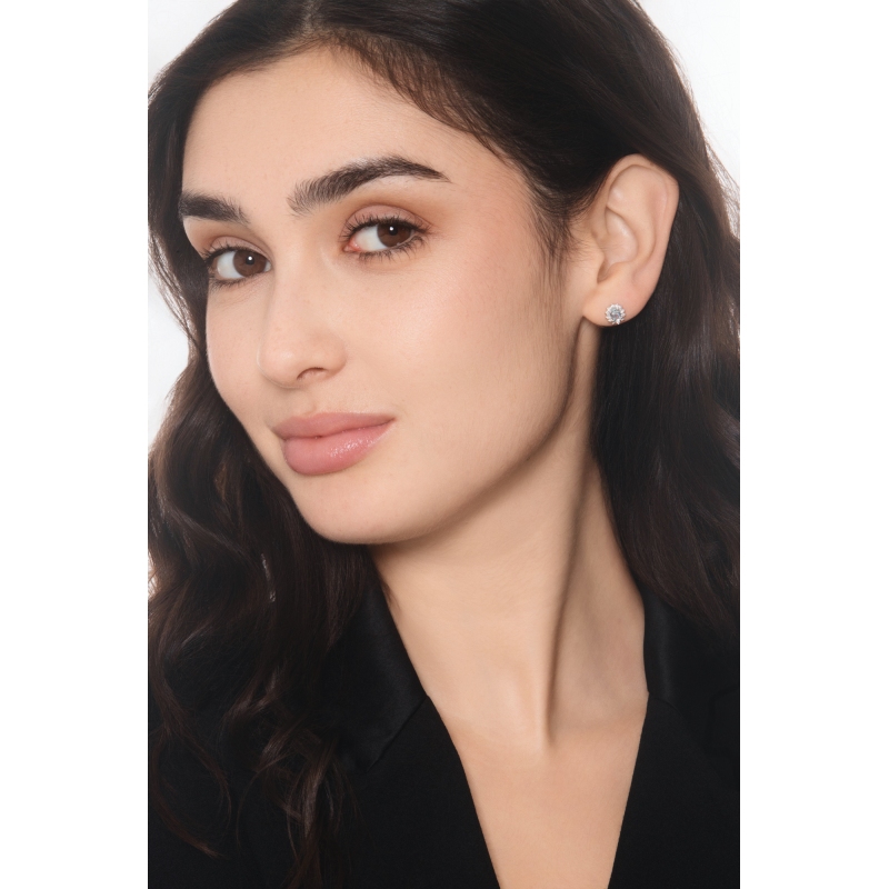 Orecchini halo in oro bianco 18k con acquamarina ovale e diamanti 