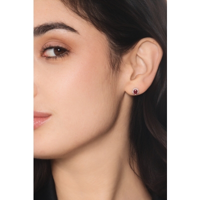 Orecchini halo in oro bianco 18k con rubino ovale e diamanti 